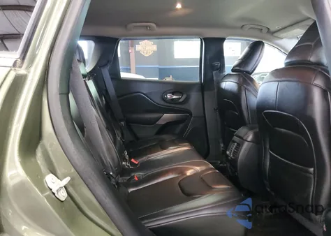 2019 Jeep Cherokee Latitude Plus z USA, uszkodzony, nr VIN 1C4PJMLB7KD413271